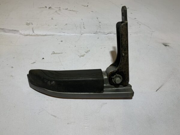 repose pied passager droit piaggio beverly 350 sport touring