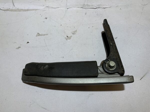 repose pied passager droit piaggio beverly 350 sport touring – Image 6