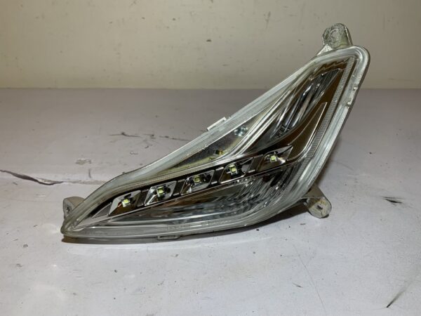 clignotant avant gauche piaggio beverly 350 sport touring