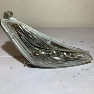clignotant avant droit piaggio beverly 350 sport touring