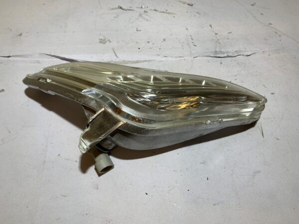 clignotant avant droit piaggio beverly 350 sport touring – Image 3