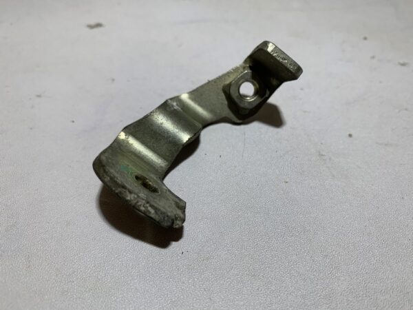 patte de fixation injecteur piaggio beverly 350 sport touring – Image 5