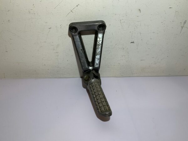 platine repose pied passager gauche kawasaki zx6r 1995 - 1997
