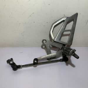 platine repose pied avant gauche kawasaki zx6r ninja (1995 - 1997)