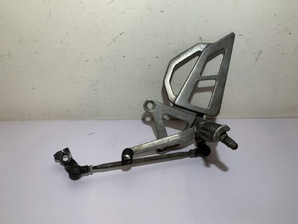 platine repose pied avant gauche kawasaki zx6r ninja (1995 - 1997)