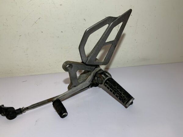 platine repose pied avant gauche kawasaki zx6r ninja (1995 - 1997) – Image 5