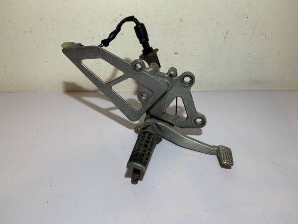 platine repose pied avant droite kawasaki zx6r ninja (1995 - 1997)