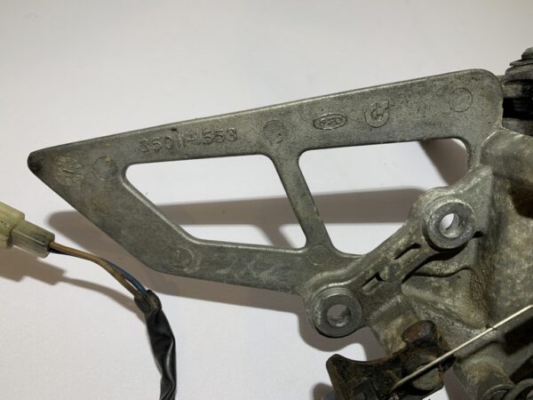 platine repose pied avant droite kawasaki zx6r ninja (1995 - 1997) – Image 9
