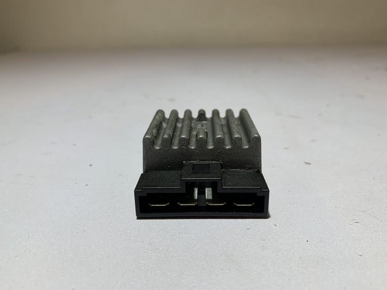 régulateur de charge piaggio typhoon 50 (2018 - 2021) – Image 6