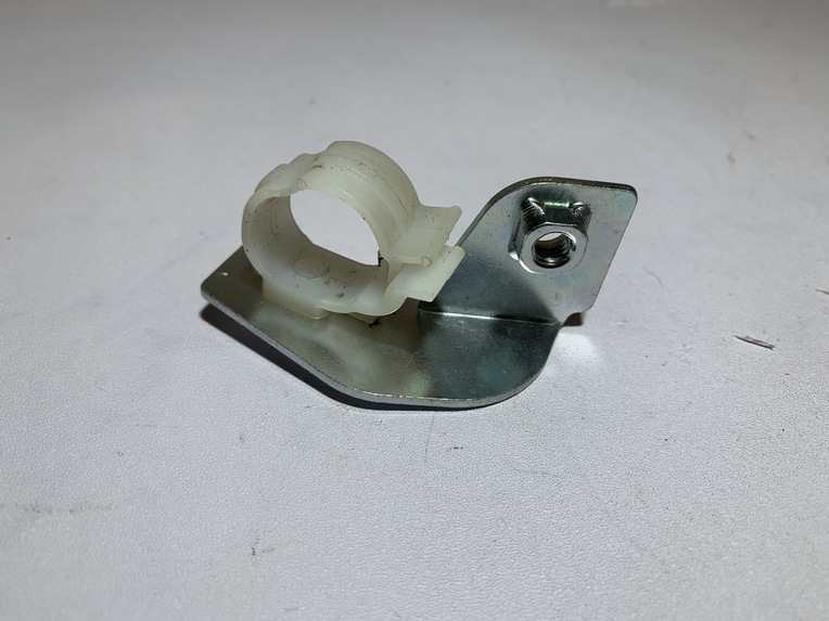 patte de fixation faisceau électrique piaggio zip 50 4t 2021 - 2023