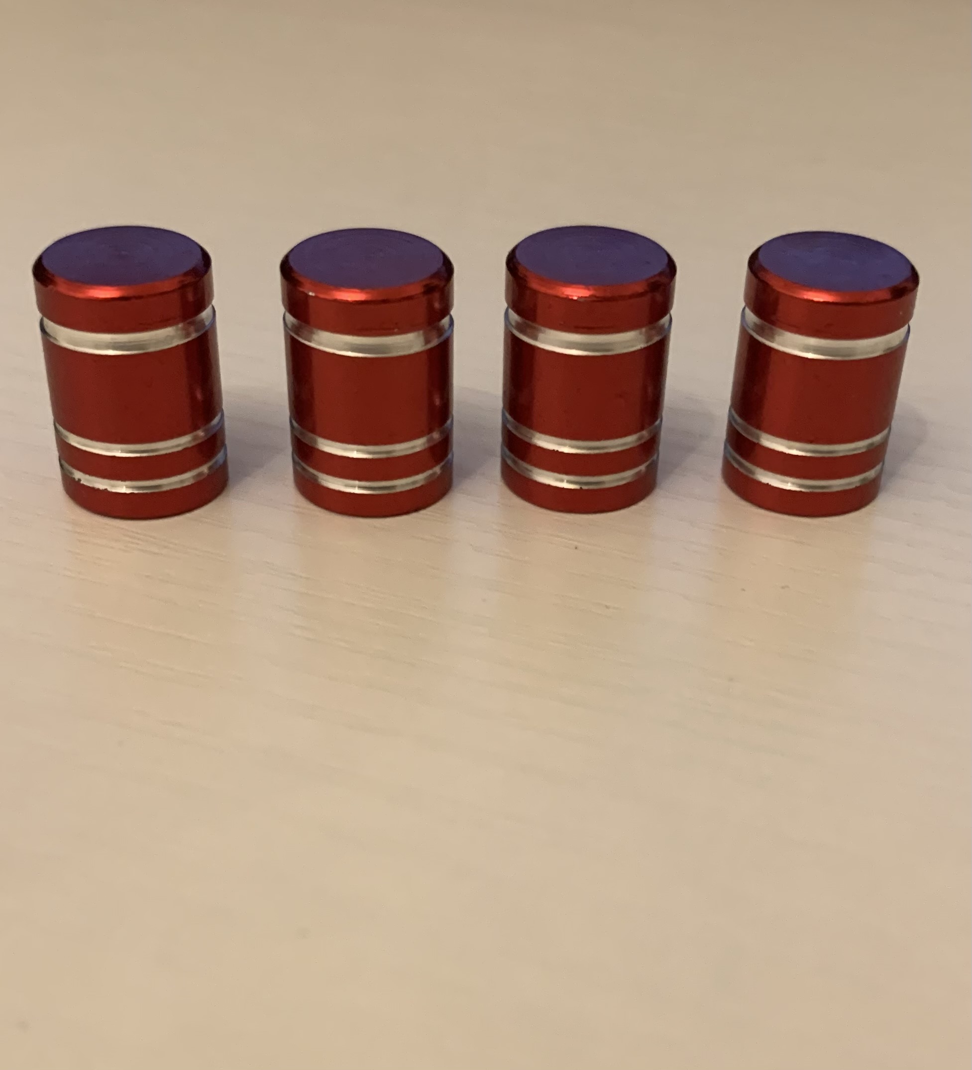 bouchon de valve rouge moto, scooter, voiture